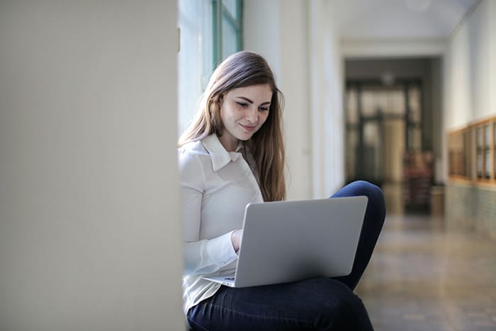 Grande enquête sur la vie étudiante en Grand Est : donnez votre avis ! 1 grande enquete etudiant 2023